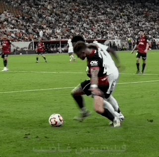 1736467527161014453.gif